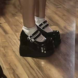 Demonia void 37 size men’s 5, women’s 7. Great shape, only worn twice